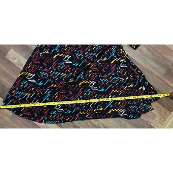 LuLaRoe Perfect T – Multi-Color Abstract Design - L - Picture 7 of 8